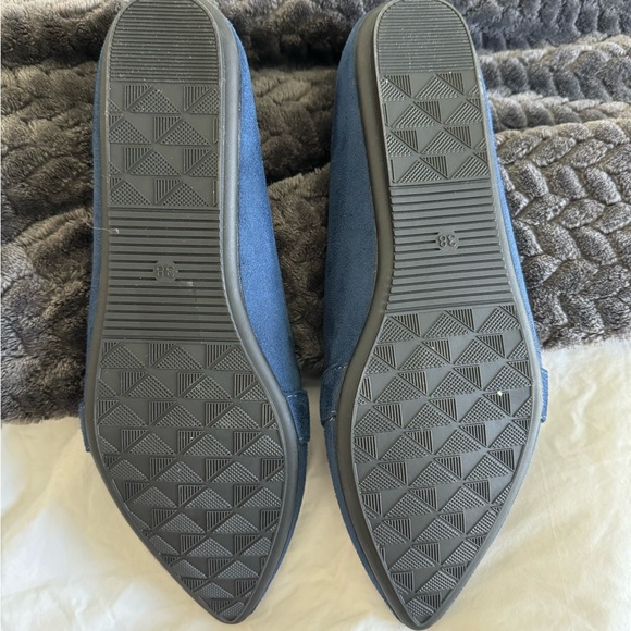 NEW Women's Navy Blue Faux Suede Loafers with Leopard Head Decor - Size 38 - Picture 5 of 7